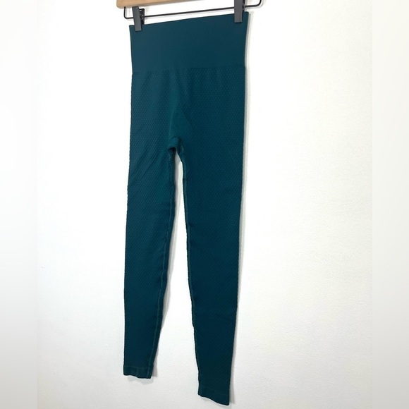 Balance Athletica Energy Quartz Topaz
Textured Seamless Leggings Size Small - Picture 4 of 11